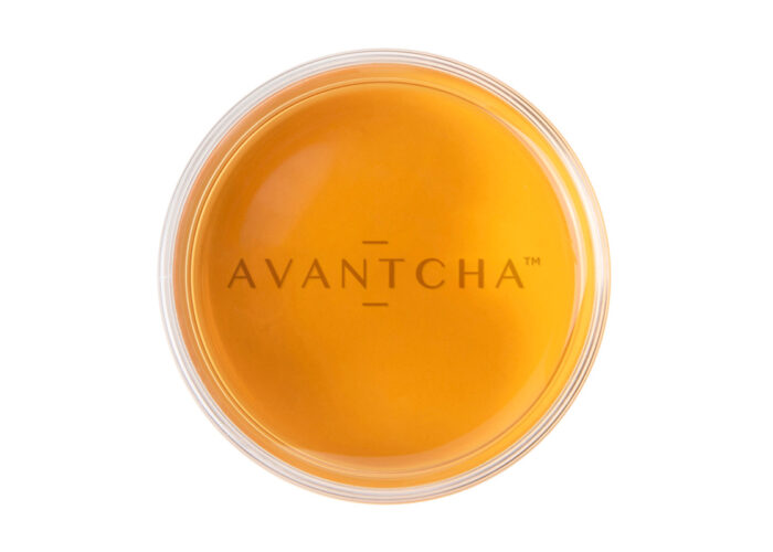 Rose Gold Black Tea - A Rare Chinese Yunnan Loose Leaf Golden Bud with Rose Petals and Rosebuds - Infusion